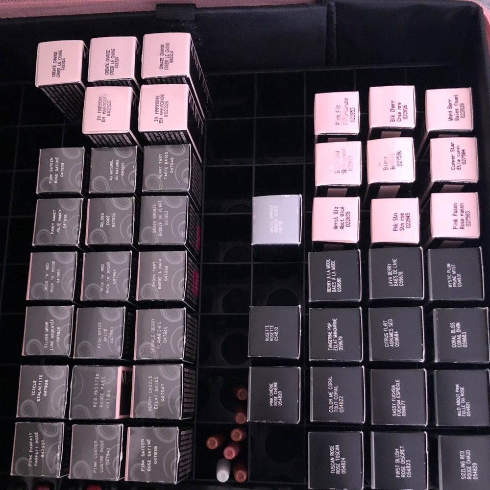 Mary Kay Lipstick & Lipgloss